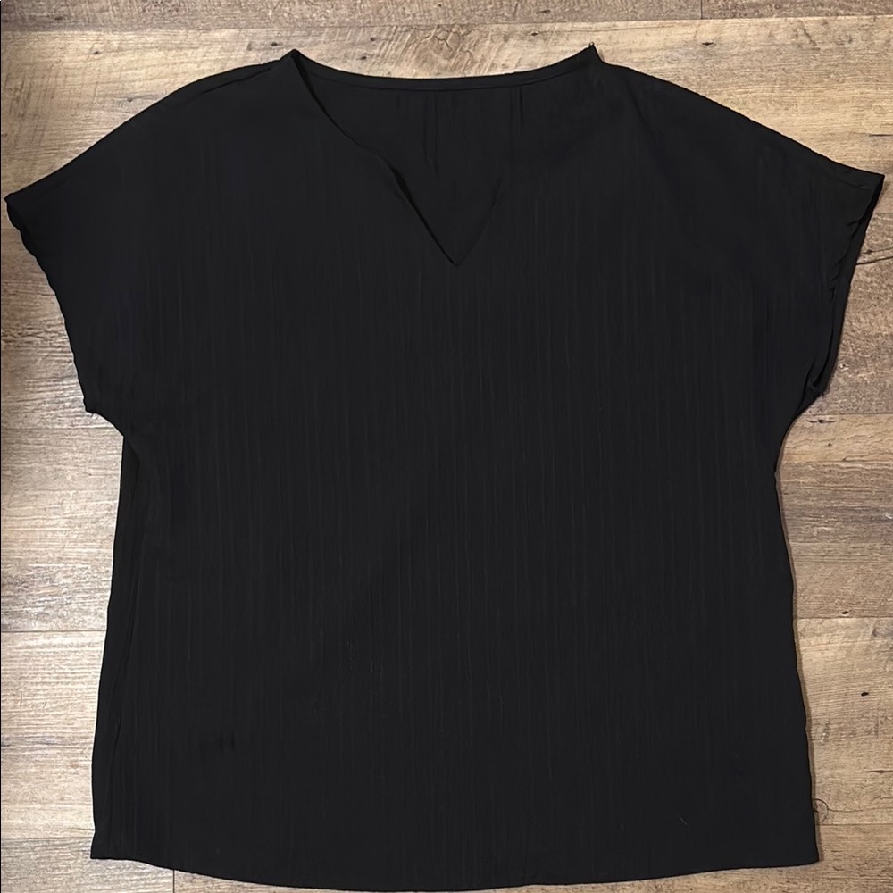 Women’s casual black top